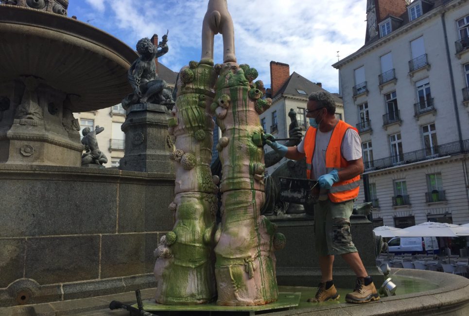 Nantes : la statue vulve vandalisÃ©e